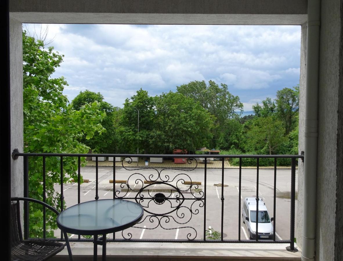 Private Apartments In White Rock Castle Bałczik Zewnętrze zdjęcie