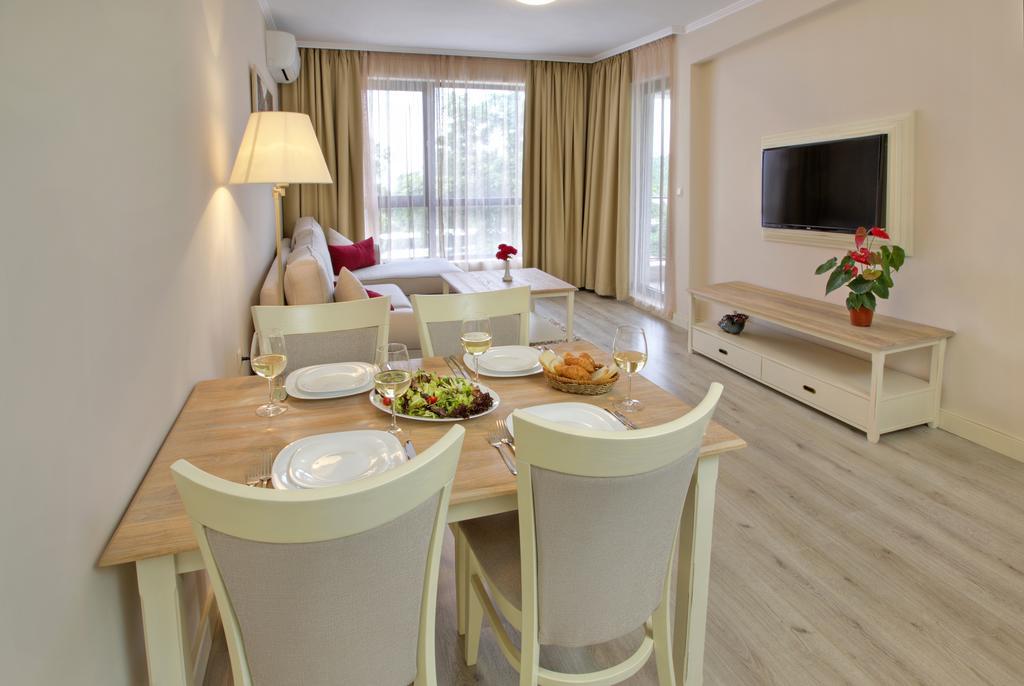 Private Apartments In White Rock Castle Bałczik Pokój zdjęcie