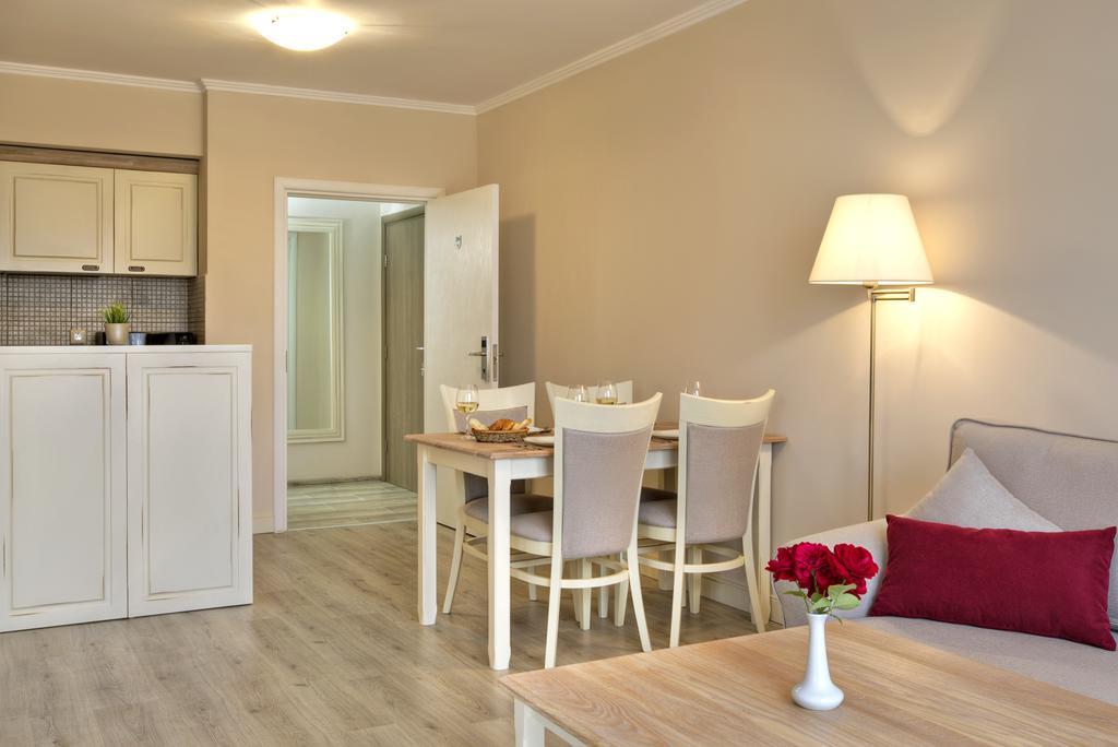 Private Apartments In White Rock Castle Bałczik Zewnętrze zdjęcie