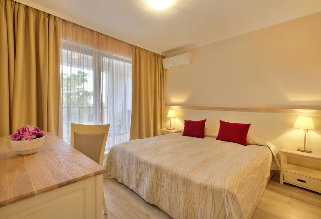 Private Apartments In White Rock Castle Bałczik Pokój zdjęcie